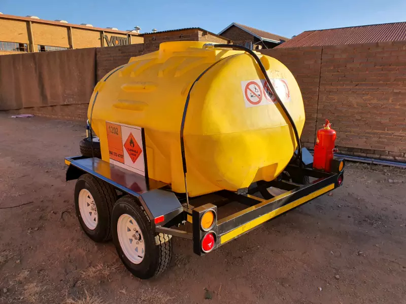 TRAILERS 3.5 TON BRAKED - DIESEL BOUSER TRAILER 2500 LITER - FOR SALE